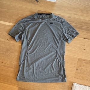 Nike Men's Dark Gray Short Sleeve Tee